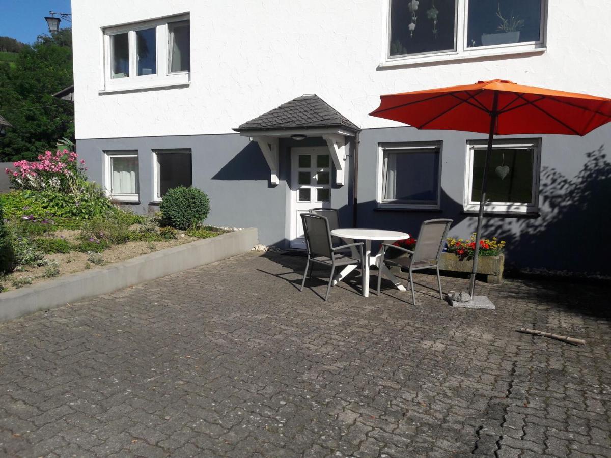 Modern Apartment In Sellinghausen With Terrace Schmallenberg Ruang foto
